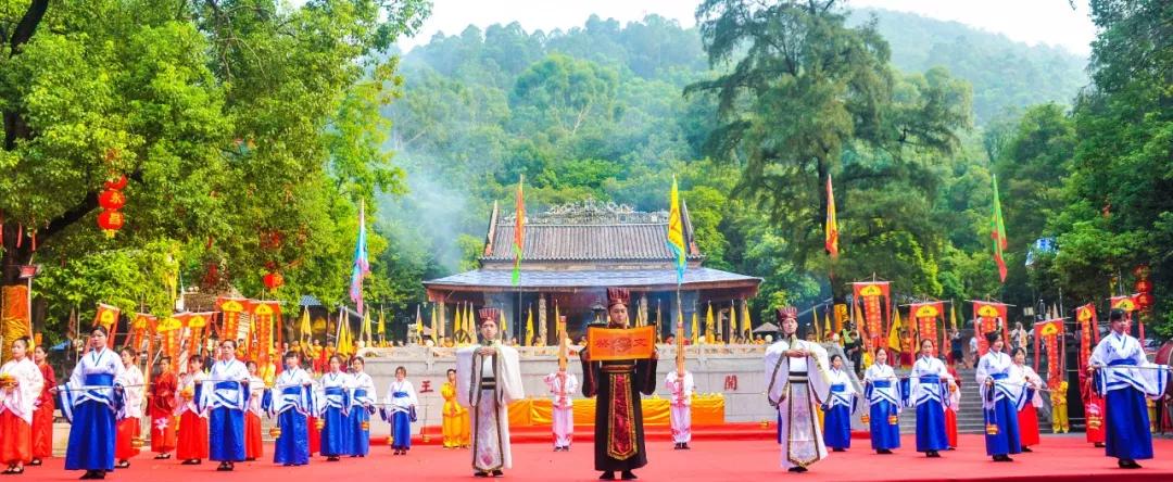 遇见狮岭真实视频,遇见狮子京剧