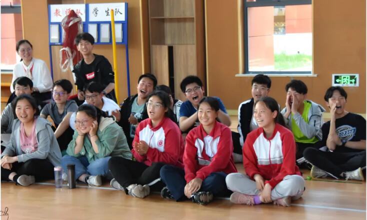 趣味运动会携手共进视频,趣味运动会携手同行