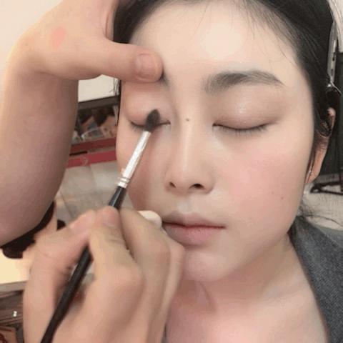 从零开始学化妆淡妆无美颜,从零开始学化妆新手简单基本妆容