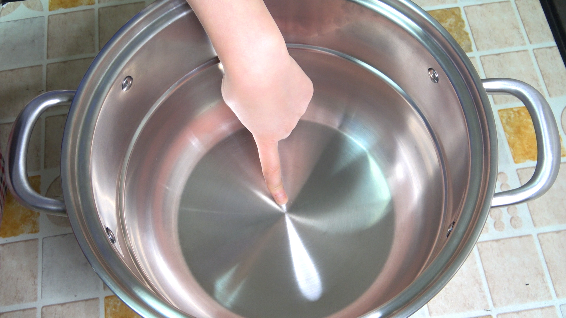 304不锈钢锅蒸锅第一次用怎么开锅,新不锈钢锅的正确保养方法