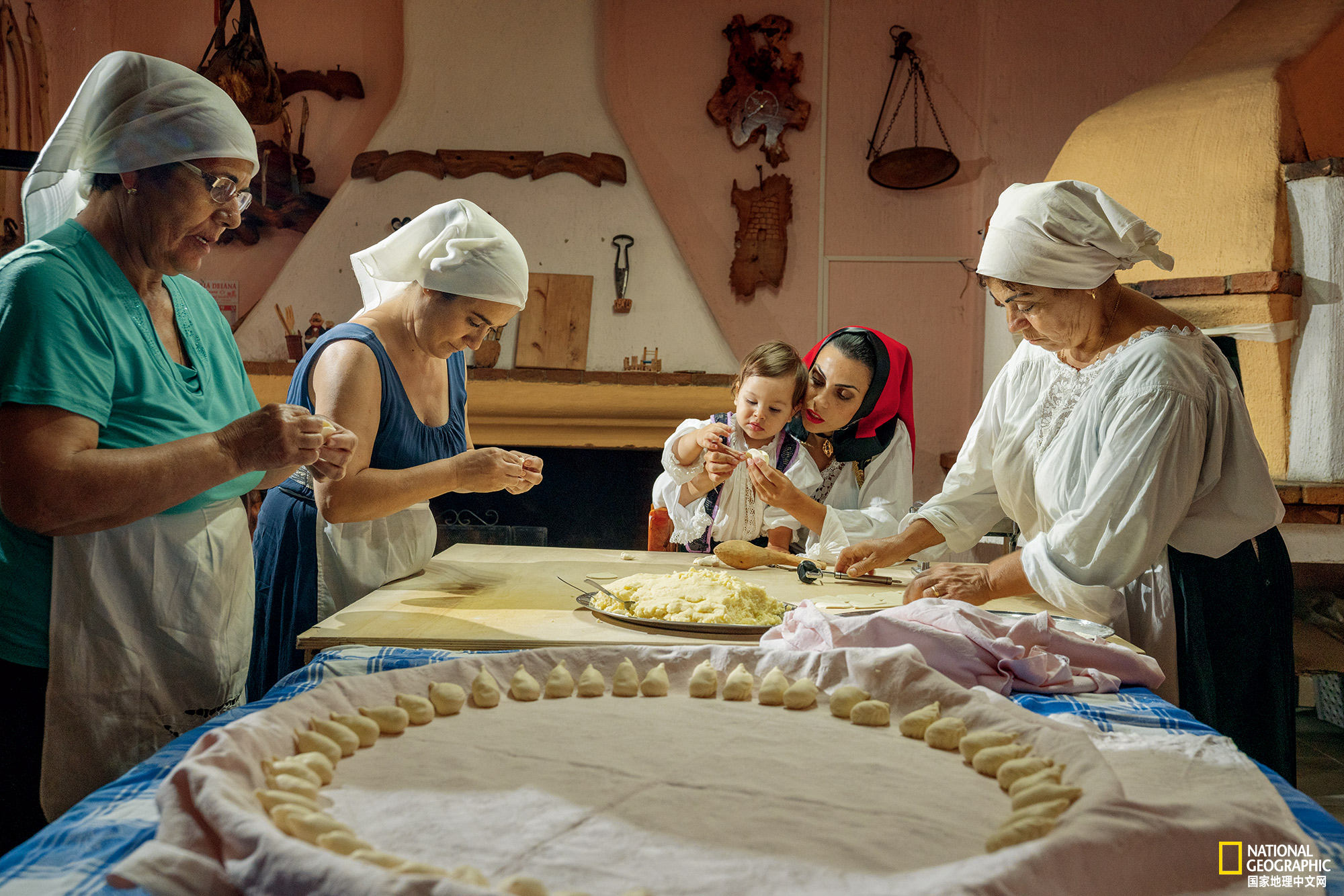 看看撒丁岛的这些百岁老人吃的啥