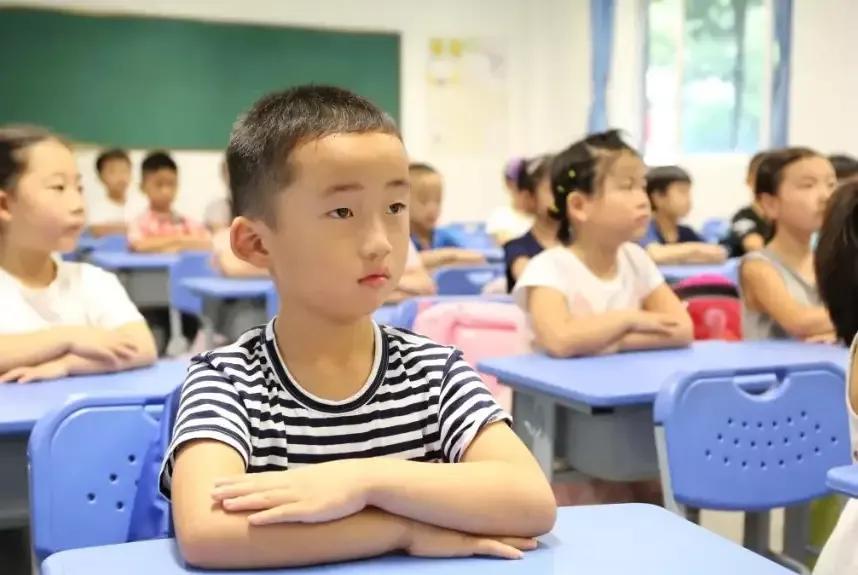 学霸的橡皮vs学渣的橡皮,一块橡皮就能看出学生是学霸