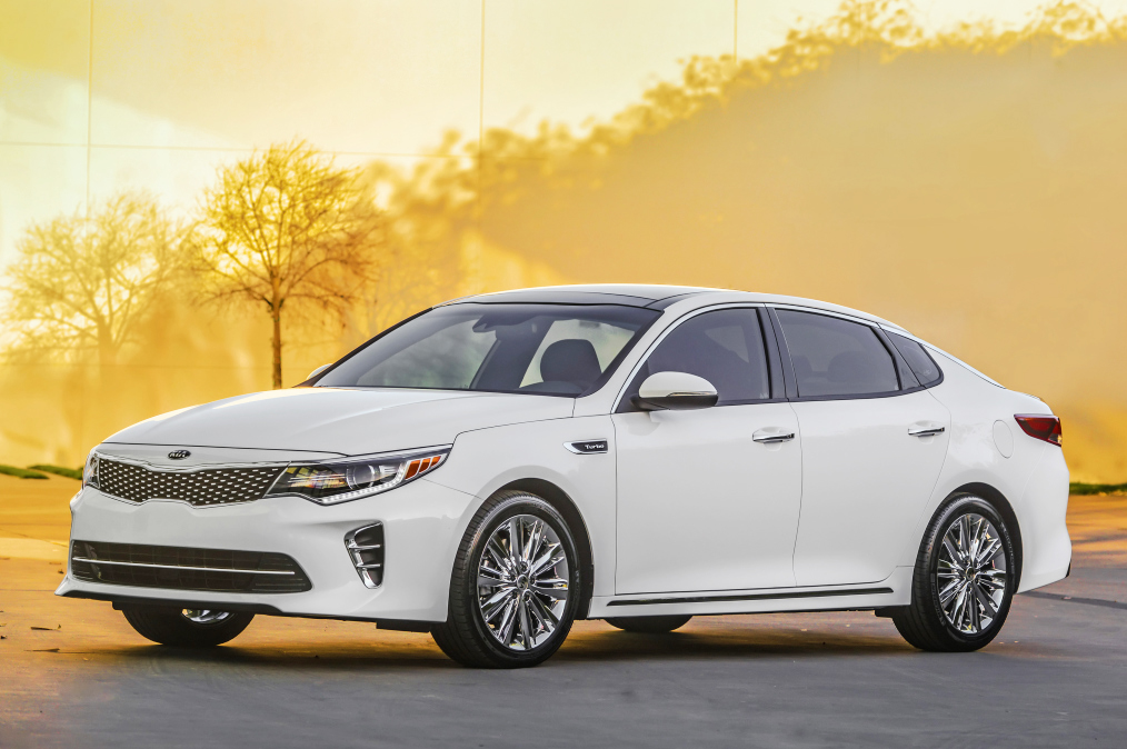 全新起亚k5高颜值运动帅气真香,起亚k5是b级车吗