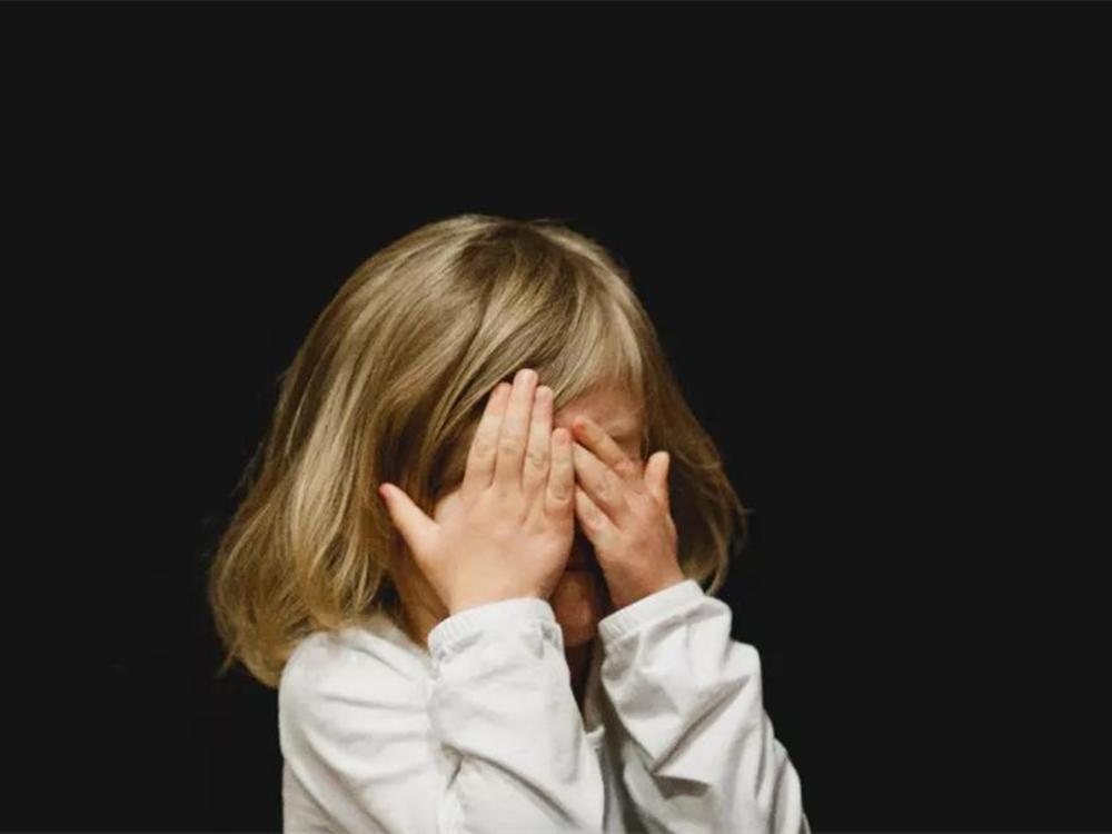 父母跟孩子说反话,老是说自己孩子坏话的父母