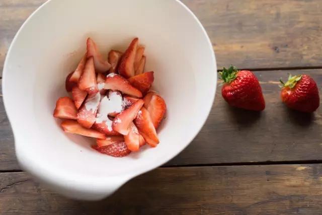 不用裱花的蛋糕图片,家庭版蛋糕造型没有裱花