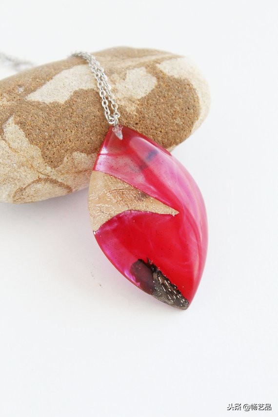 如何用水晶滴胶自制项链,手工滴胶项链教程