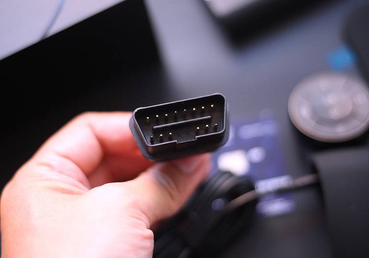 百路达HUD:听歌追剧看小猪佩奇?这才是车载导航的正确打开方式