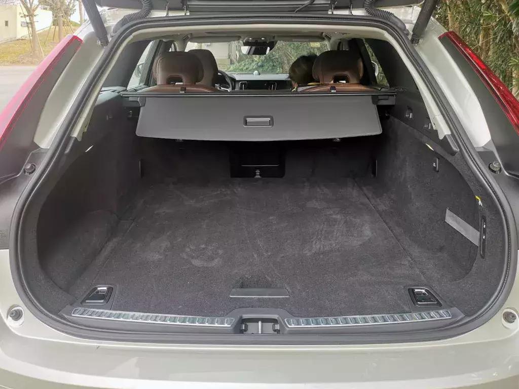 车价50万,音响值10万!这辆旅行车为何如此受追捧?