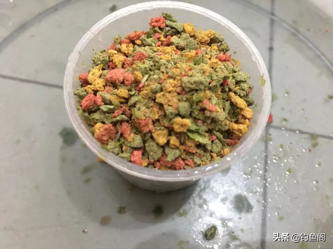 钓黑坑用什么饵料效果比较好,钓黑坑最好的用什么饵料