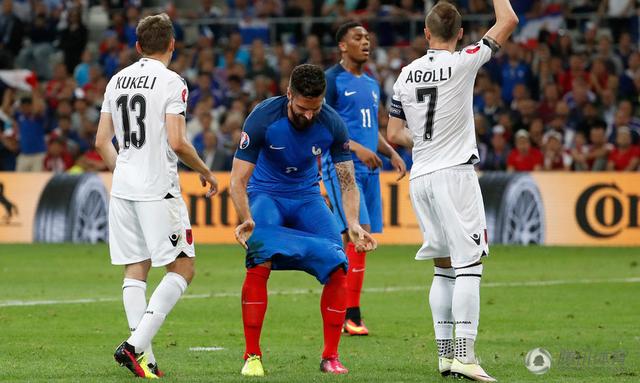 不脱球衣脱球裤，宁就是传说中的脱裤魔？