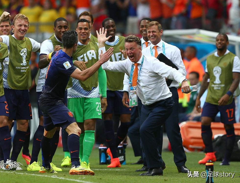 他缔造了欧冠历史第一奇迹,阿贾克斯拜仁三连冠