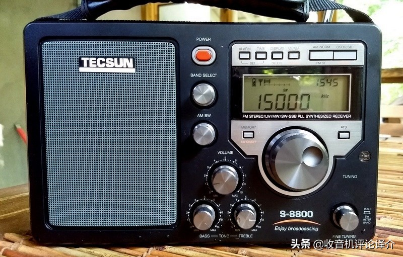 大便携式收音机的较量——德生S8800与美国伊顿FieldBT对比评测