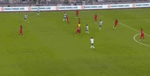 国足2-3憾负沙特队!主教练李铁:球员在上半场表现过于拘谨,但大家在落后的情况下没有放弃