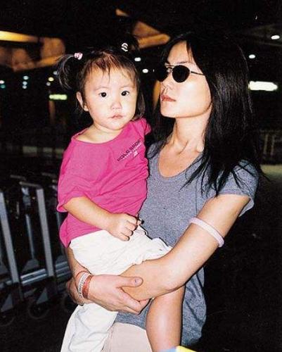 娱乐圈三大奇女,娱乐圈三大美人三角恋