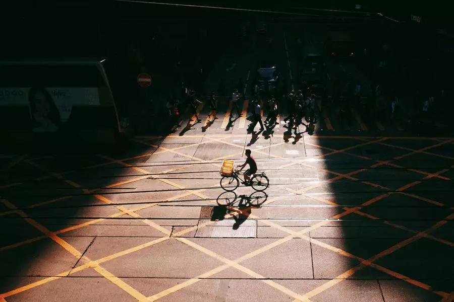 “火车卧铺这么便宜，为什么还有人买硬座？”：你没穷过，你不懂