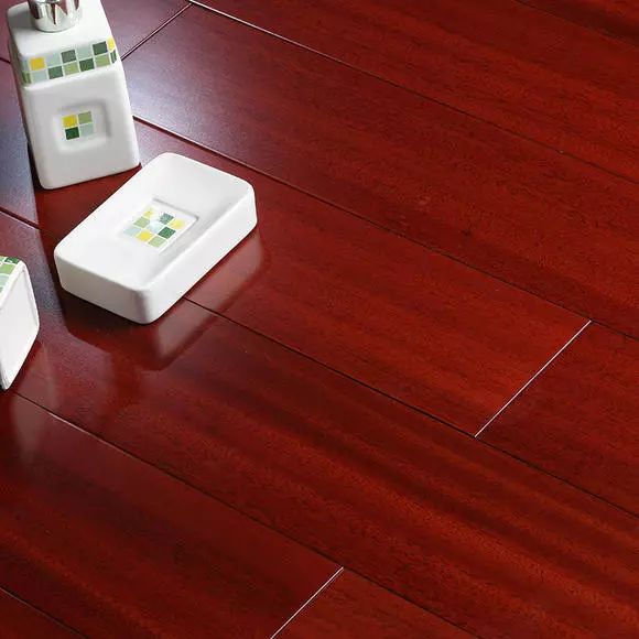 家里铺了地板,铺圆盘地板后悔了