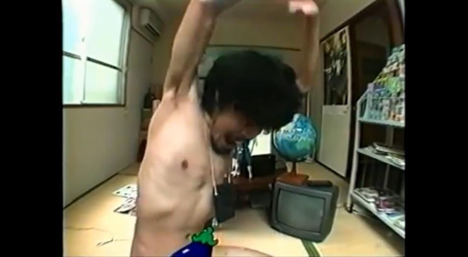 日本变态真人秀：全裸被监禁1年3个月，生活全被直播