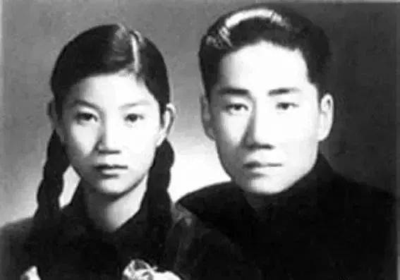 毛岸英结婚,毛主席看完客人名单后说:为什么漏掉了三位同志呢?