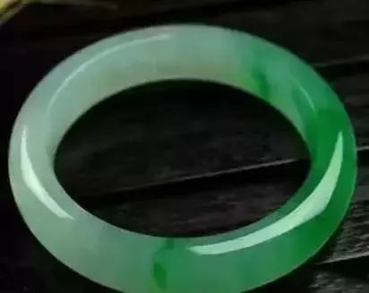 与翡翠相似的玉石有哪些,翡翠玉石真假鉴别技巧及方法