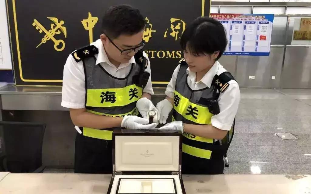 海关查到空表盒怎么处理,海关查获行李箱手表