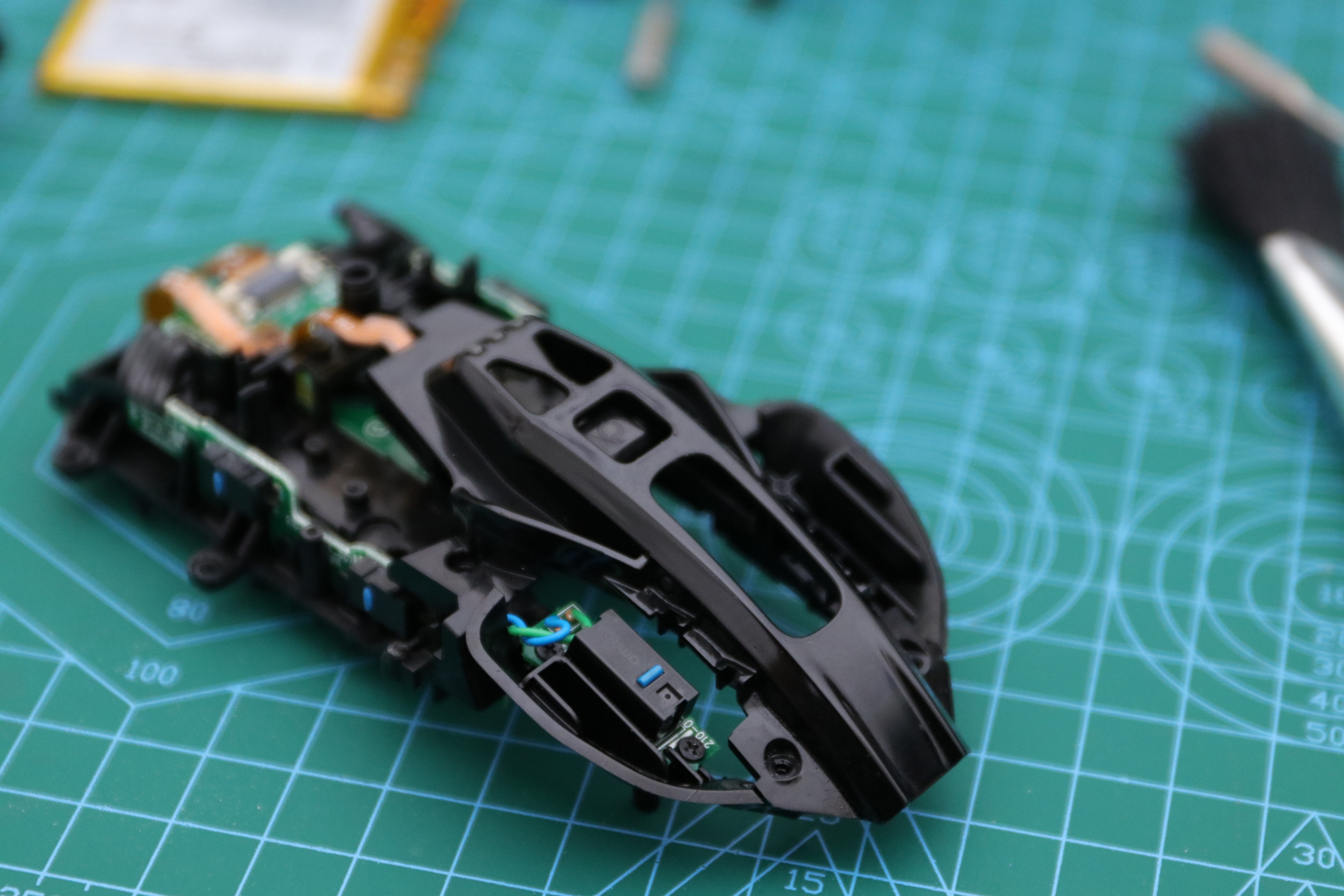 罗技无线游戏鼠标g304和g903,罗技g903鼠标拆卸教程