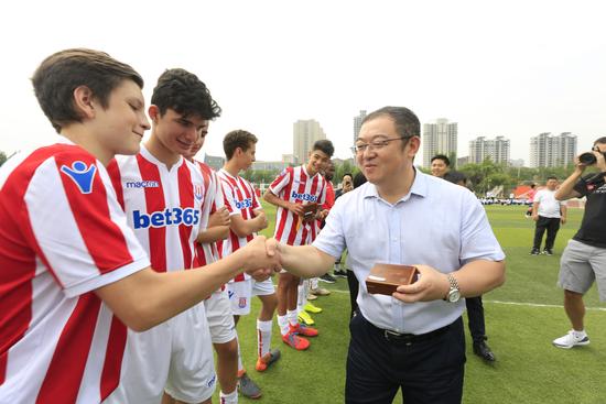 国际青少年足球邀请赛圆满落幕,国际青少年校园足球联赛