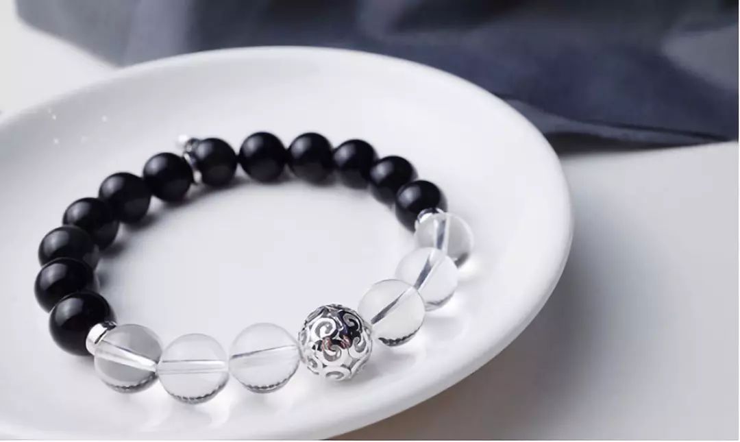 有的宝石璀璨闪亮有的却暗淡无光，你知道什么原因么？