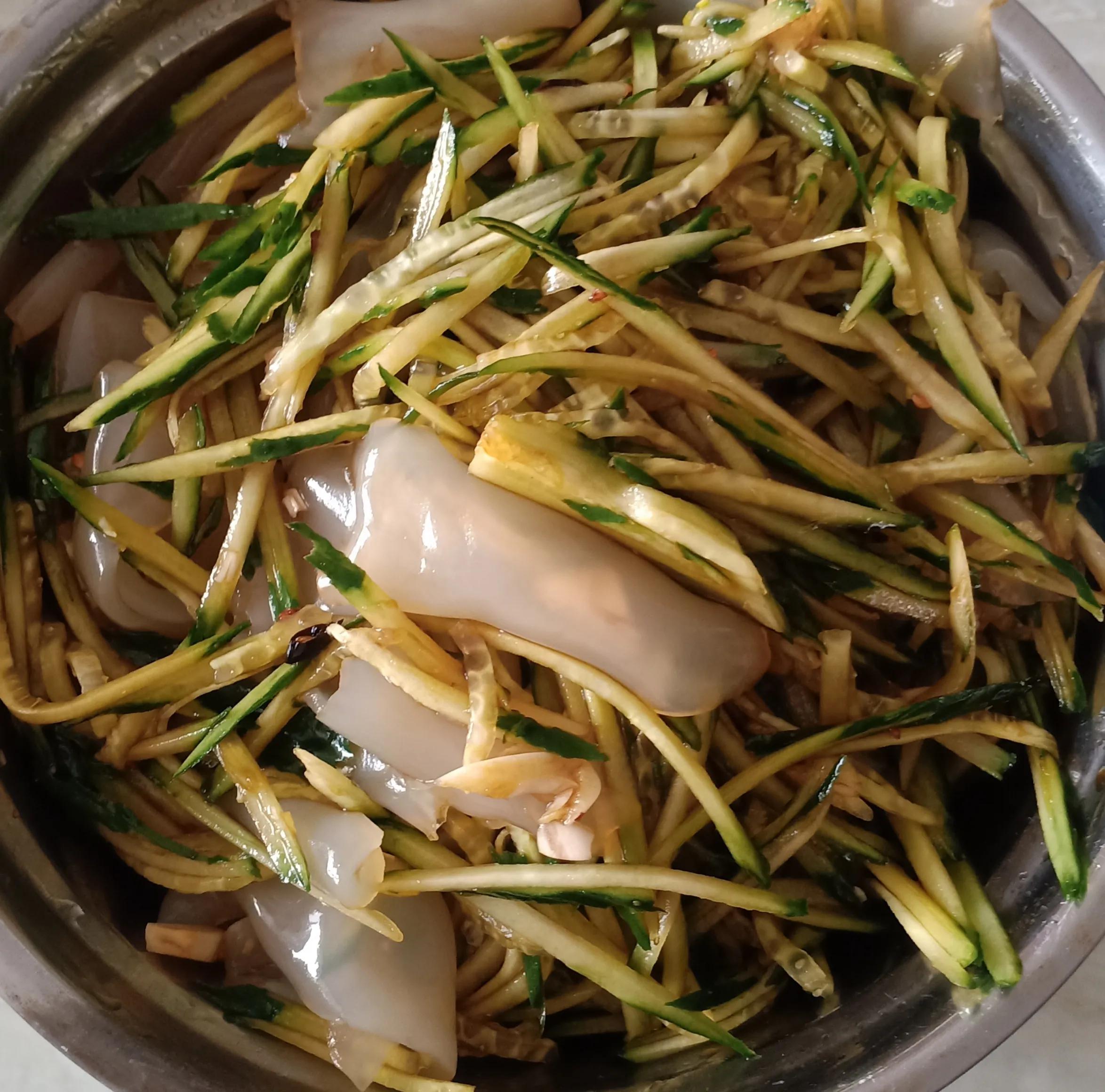 蒜薹白菜葫芦瓜拌面家常做法,蒜苔炒肉和西红柿鸡蛋泡饭