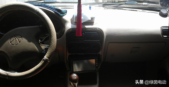 老款经典夏利两厢二手,2004年两厢夏利图片