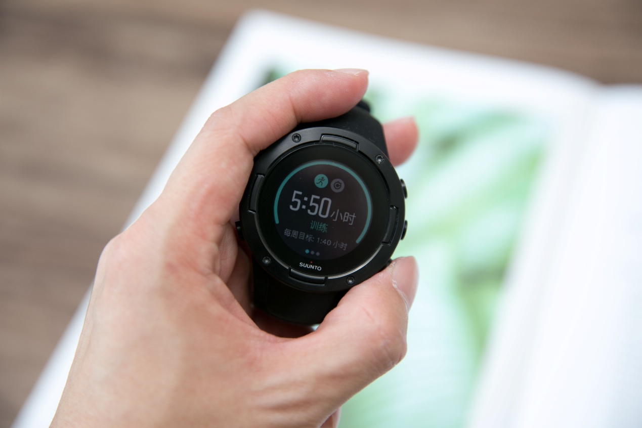 颂拓suunto3fitness智能手表功能,颂拓5专业智能腕表评测