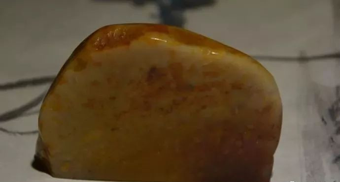 你一定没见过的广应寺坪石，样子俨然如古玉