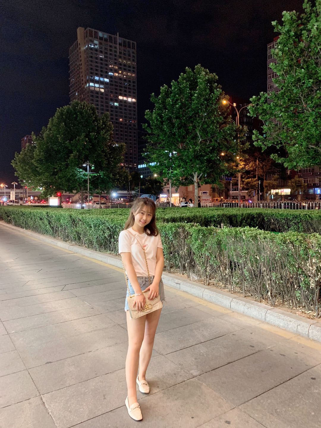 初入职场，挑选人生中第一个大牌包包-Ferragamo分享