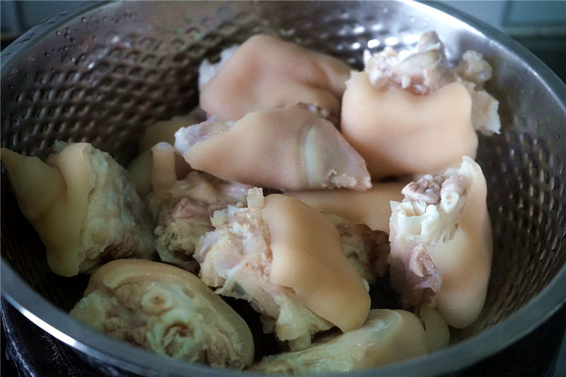 猪蹄炖了三个小时,猪蹄如何炖得又软又烂