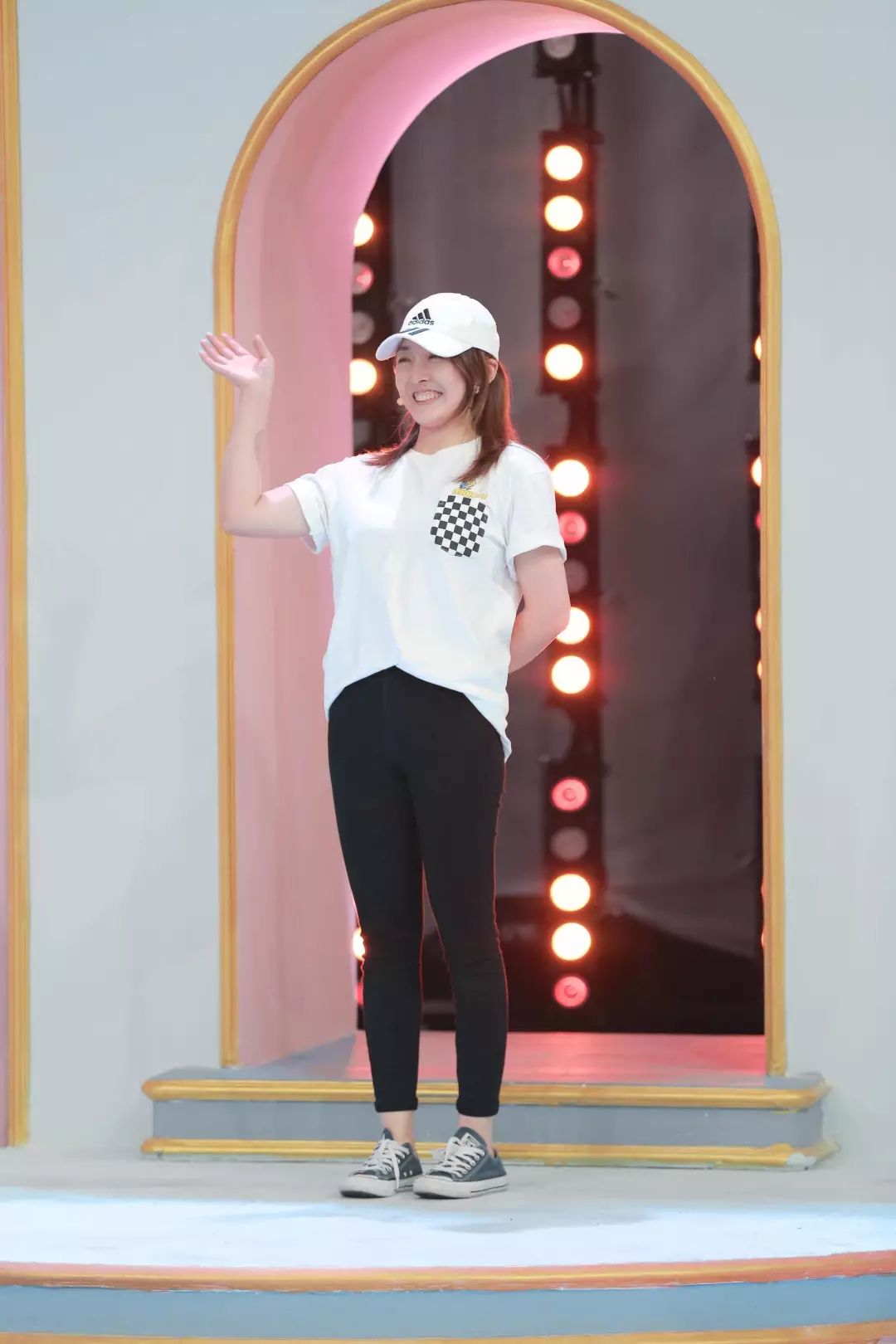 杨颖跟范丞丞同框的照片,杨颖和范丞丞摆pose