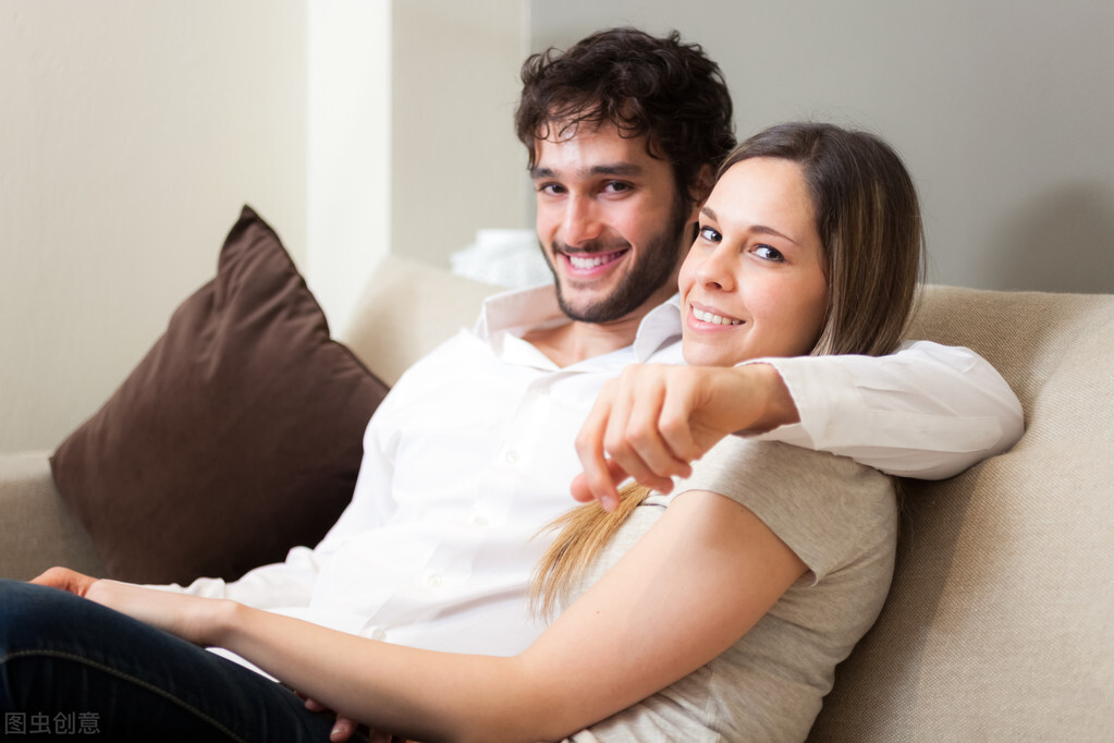 妻子出轨后夫妻双方痛苦心路历程,妻子出轨被发现后真后悔的表现