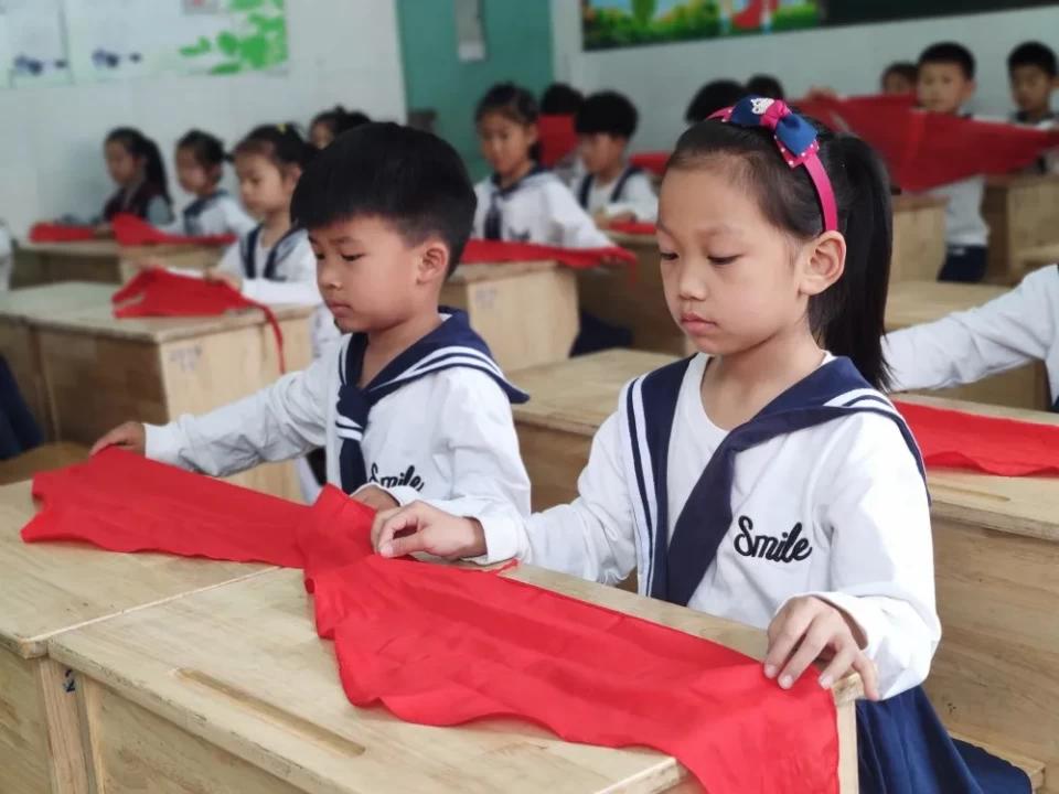 童心向党迎百年争做运动好少年,童心向党迎百年徐家井小学