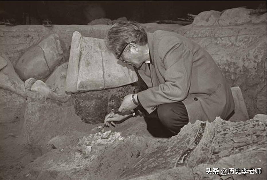 兵马俑出土时图片图文,兵马俑刚出土的彩色珍贵照片