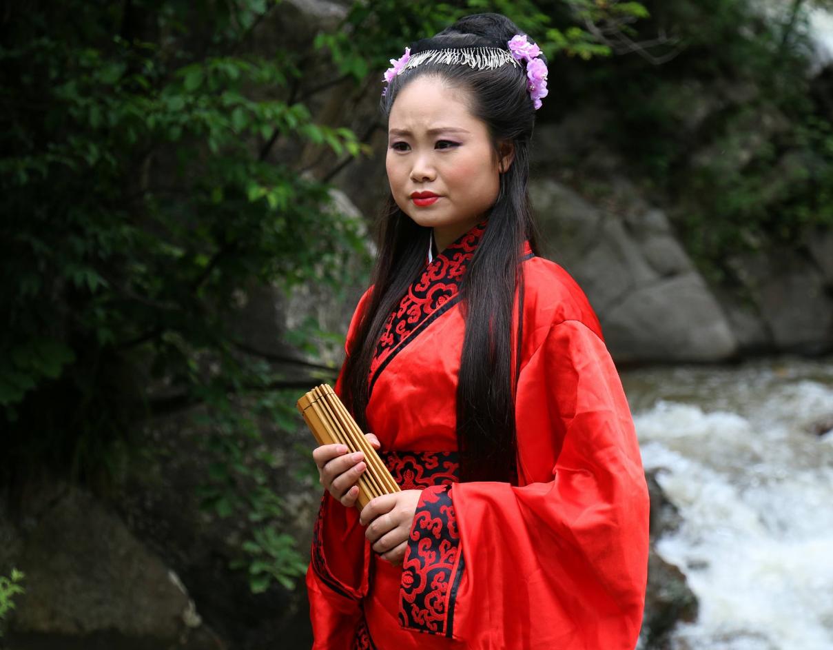 霸国重见天日，名字虽霸气实则窝囊，学者认为他们不是华夏人