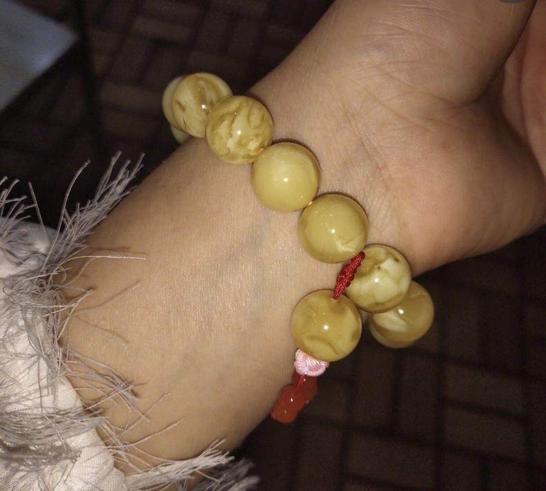 如何一秒钟快速区分真假蜜蜡,一分钟快速辨别蜜蜡真假