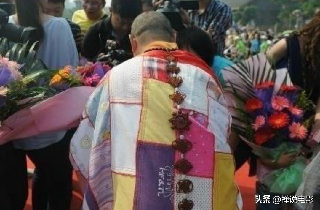 汶川地震13周年罗汉娃重回罗汉寺,汶川地震罗汉娃重返罗汉寺合影