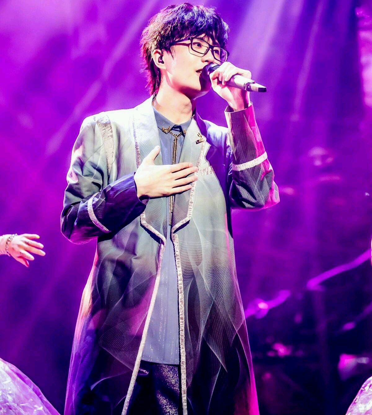 许嵩和薛之谦同台综艺,薛之谦和许嵩北京演唱会