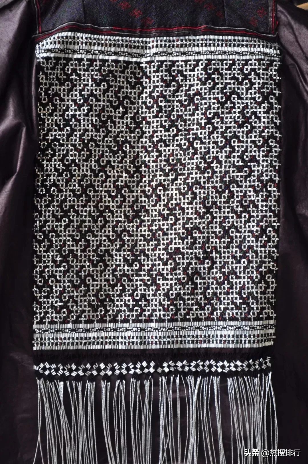 苗族歌手张丽娅邀请你:这个春天,我们相聚苗族锡绣发源地!