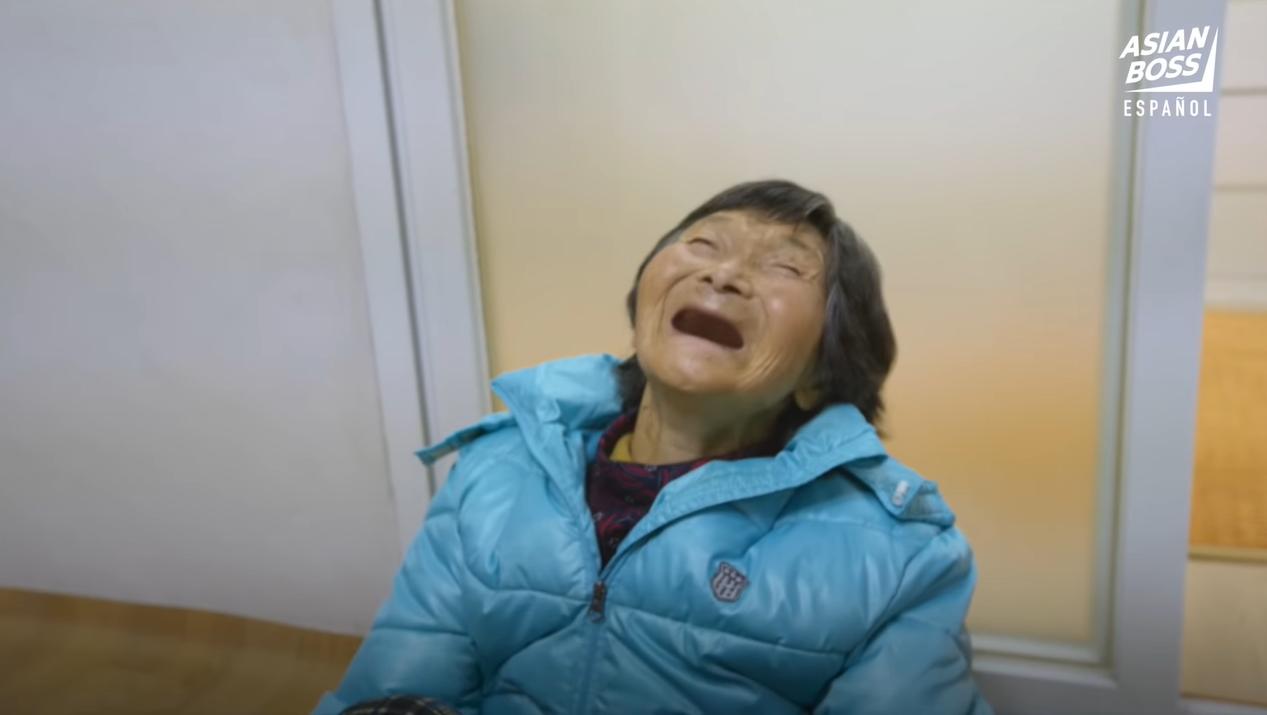 7旬老太太家里堆垃圾场,82岁老妇住地下室五年