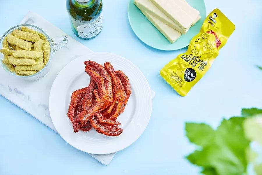 周黑鸭卖不动了！利润下降30%，网友：错失风口全怪自己