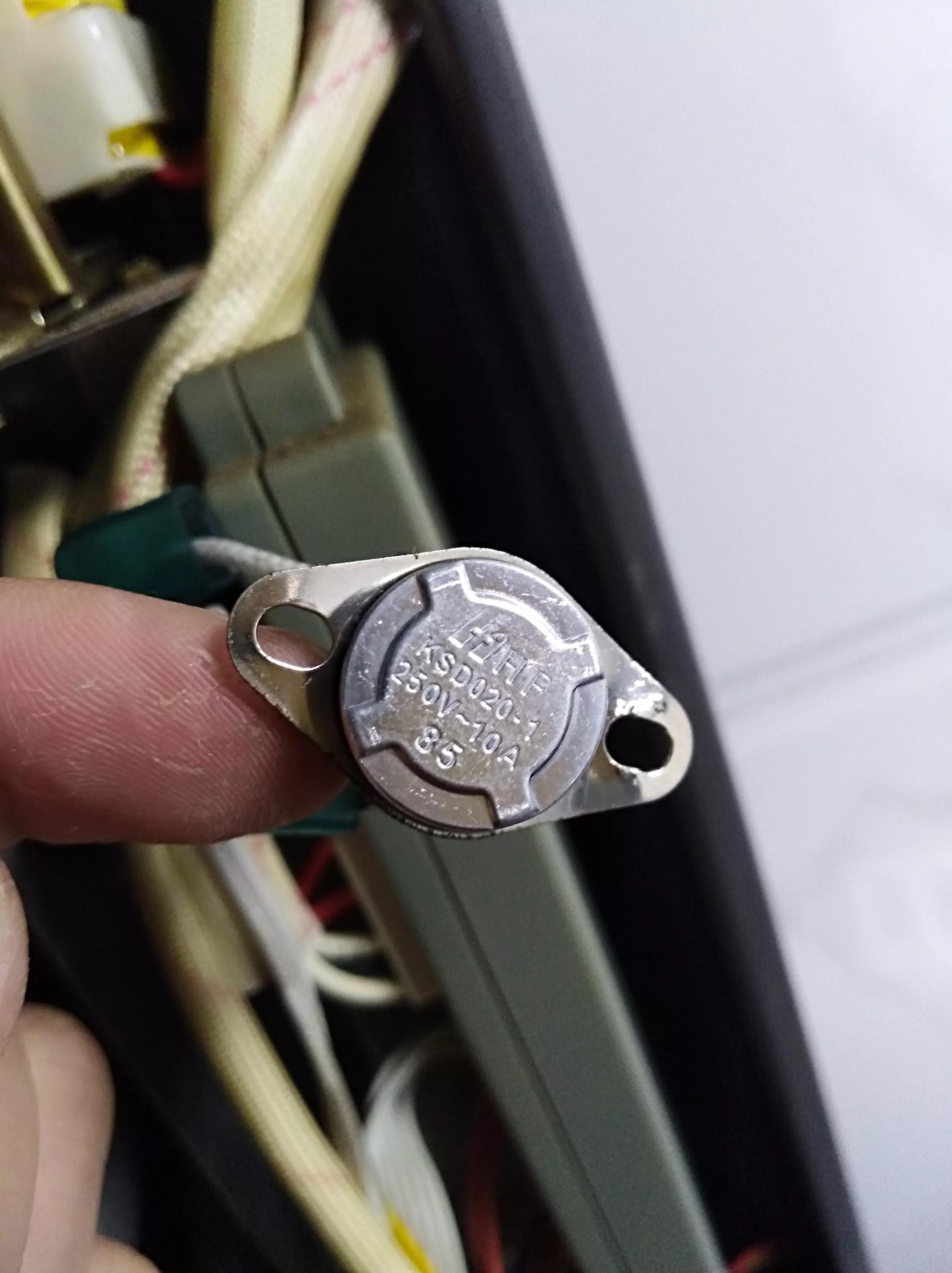 更换热水器温控器多少钱,热水器的温控器怎么安装