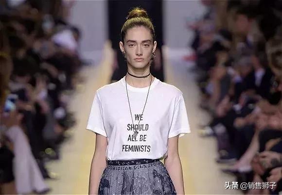 为什么这么多人喜欢t恤,为什么有人愿意花一万多买手机