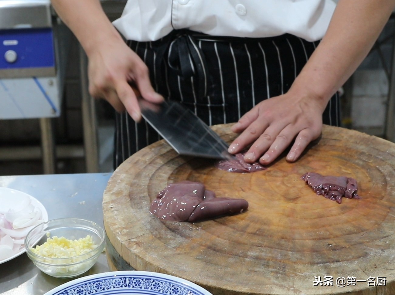 爆炒腰花这样做才好吃？不腥不腻，营养美味，下酒又下饭