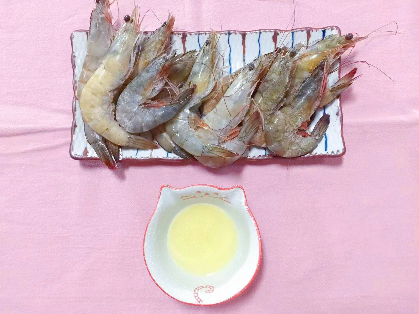 做好后瞬间就被娃爸抢走好几个，快收下这亲妈牌虾丸做法