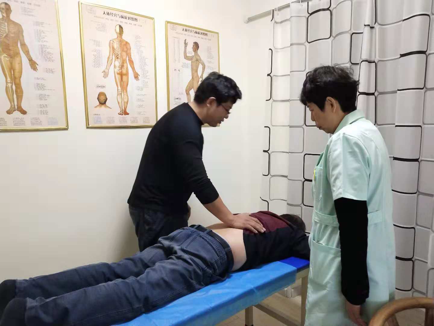 乌鲁木齐腰部正骨按摩,乌鲁木齐推拿按摩调理肩颈腰腿疼