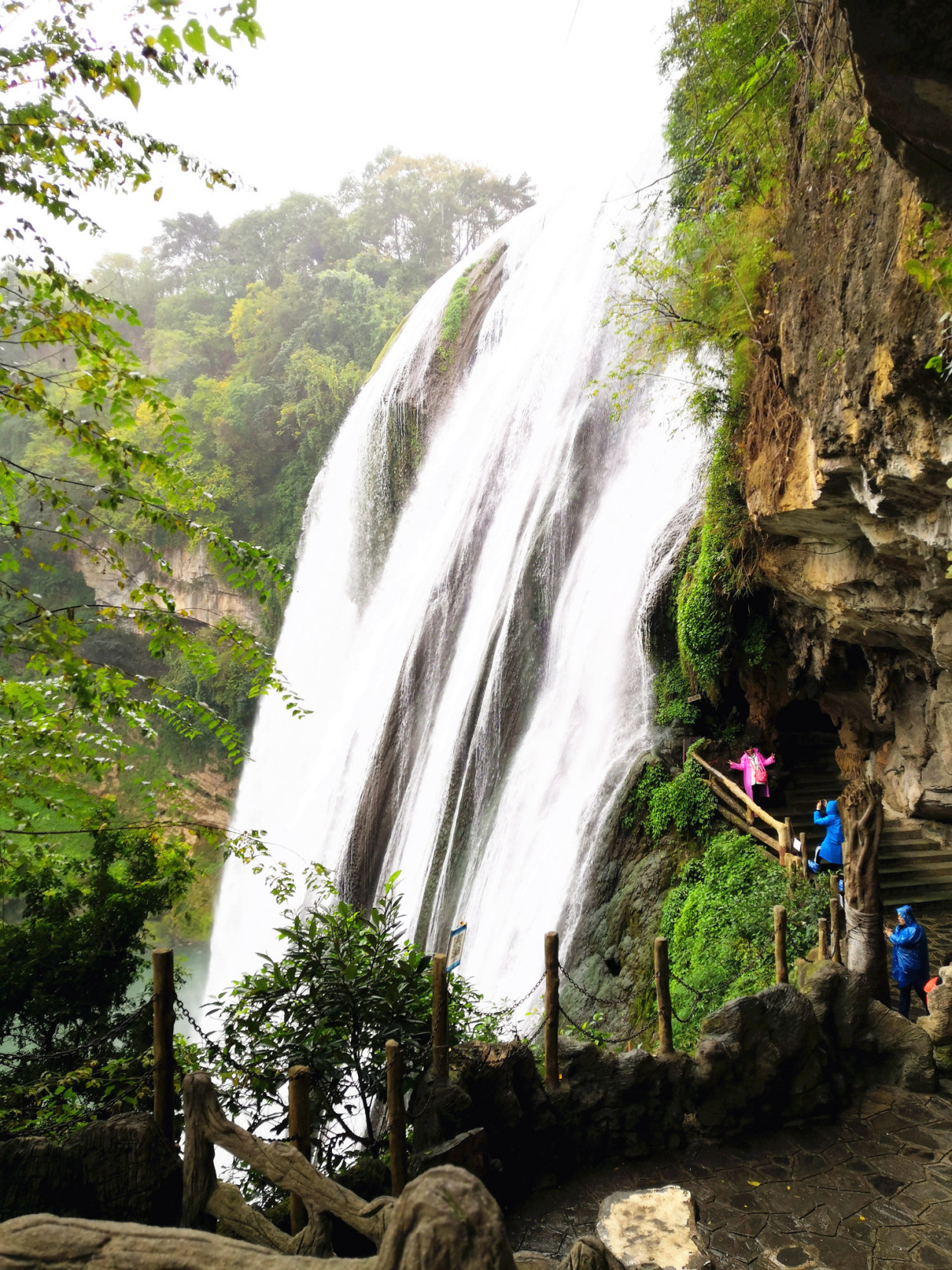 冬季的黄果树瀑布,冬季黄果树瀑布要带雨衣吗